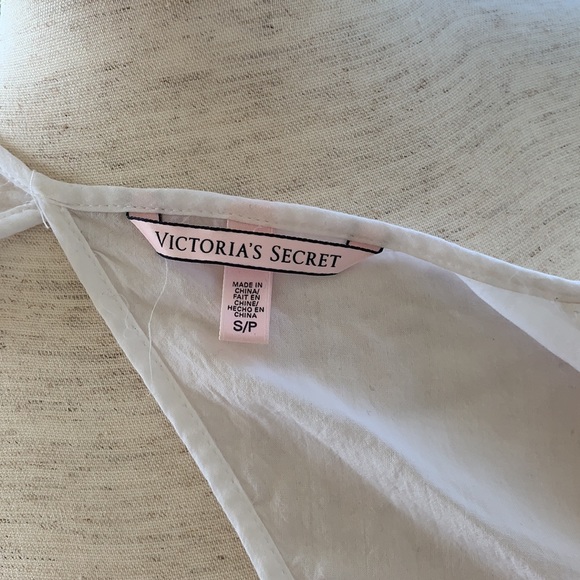 Victoria’s Secret Cover Up - Picture 4 of 4